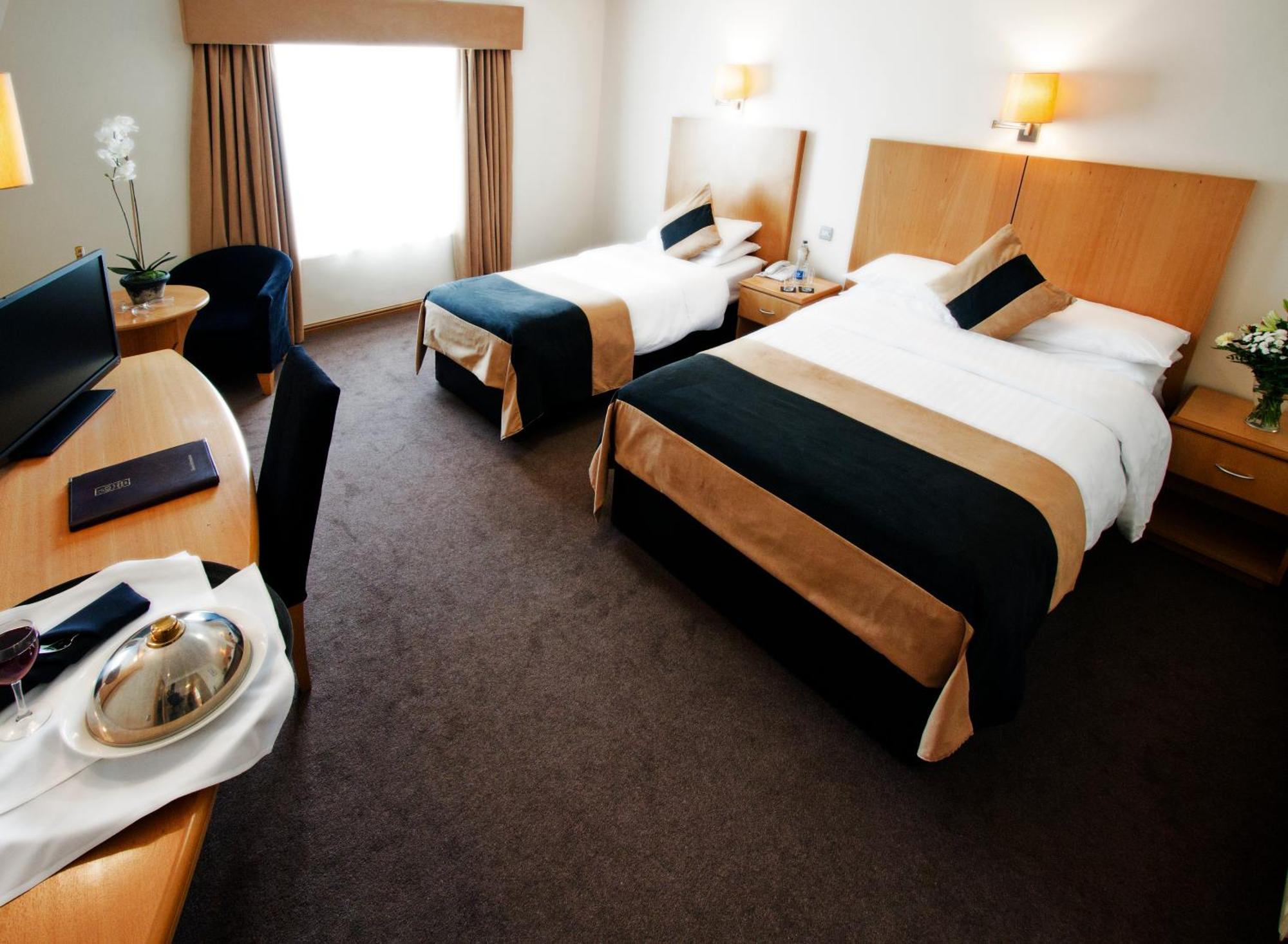La Mon Hotel & Country Club Castlereagh 외부 사진